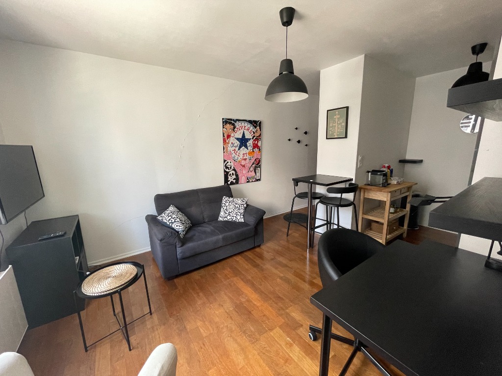 Voc ll152 rue solferino t2 meuble avec parking et balcon Photo 1 - JLW Immobilier Voc ll152 rue solferino t2 meuble avec parking et balcon Photo 1 - JLW Immobilier