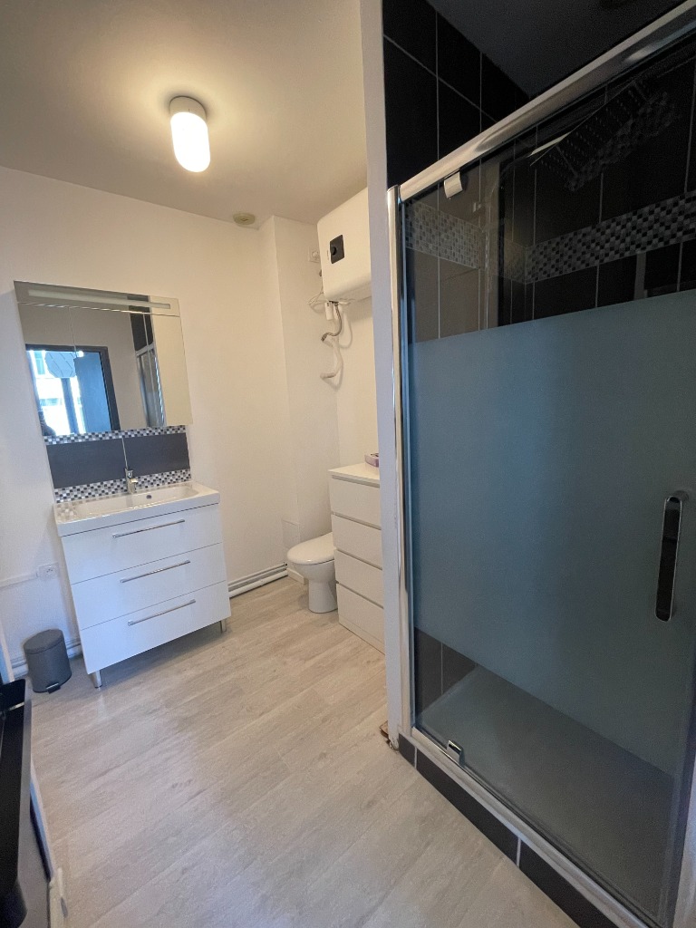 Voc ll152 rue solferino t2 meuble avec parking et balcon Photo 8 - JLW Immobilier Voc ll152 rue solferino t2 meuble avec parking et balcon Photo 8 - JLW Immobilier
