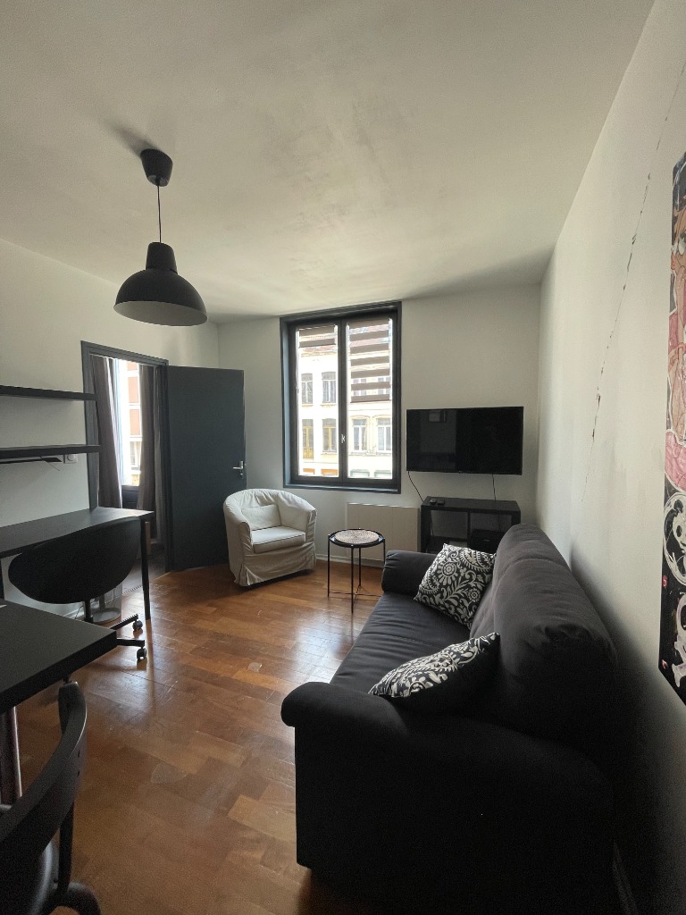 Voc ll152 rue solferino t2 meuble avec parking et balcon Photo 9 - JLW Immobilier Voc ll152 rue solferino t2 meuble avec parking et balcon Photo 9 - JLW Immobilier