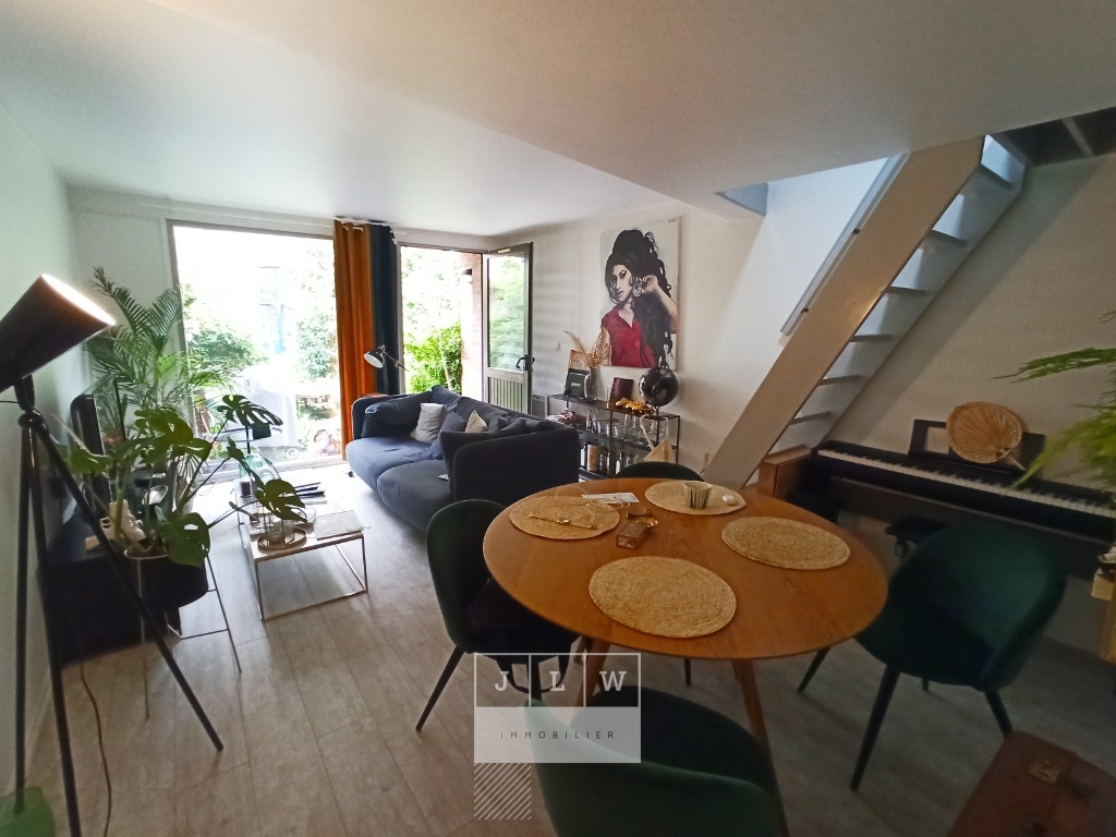 Yiy jm63 pb dispo loc t1b non meuble duplex jardin Photo 1 - JLW Immobilier Yiy jm63 pb dispo loc t1b non meuble duplex jardin Photo 1 - JLW Immobilier