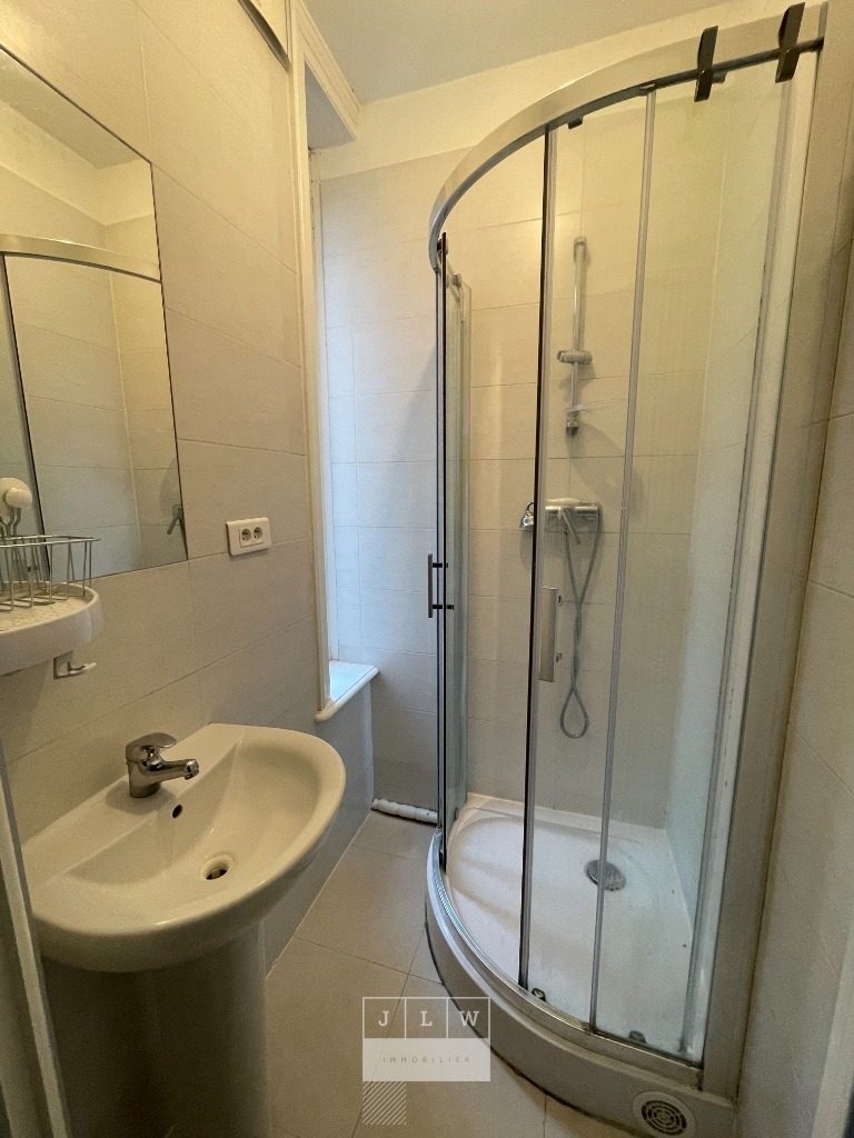 Zxj ll152  stop pub appartement t2 meuble lille centre Photo 8 - JLW Immobilier
