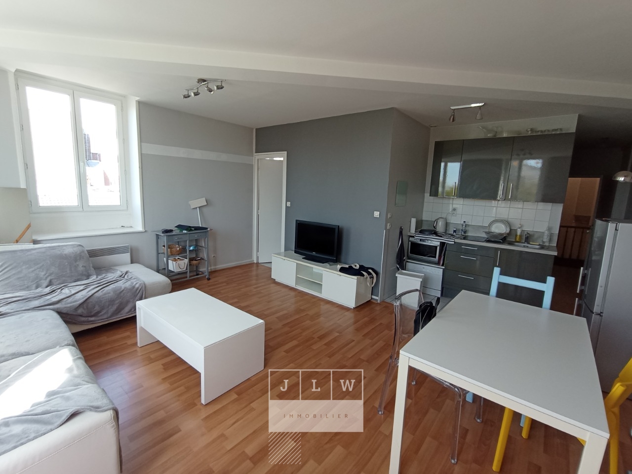 Ajxb jm63 lille republique t2 meuble en duplex 42 m Photo 1 - JLW Immobilier