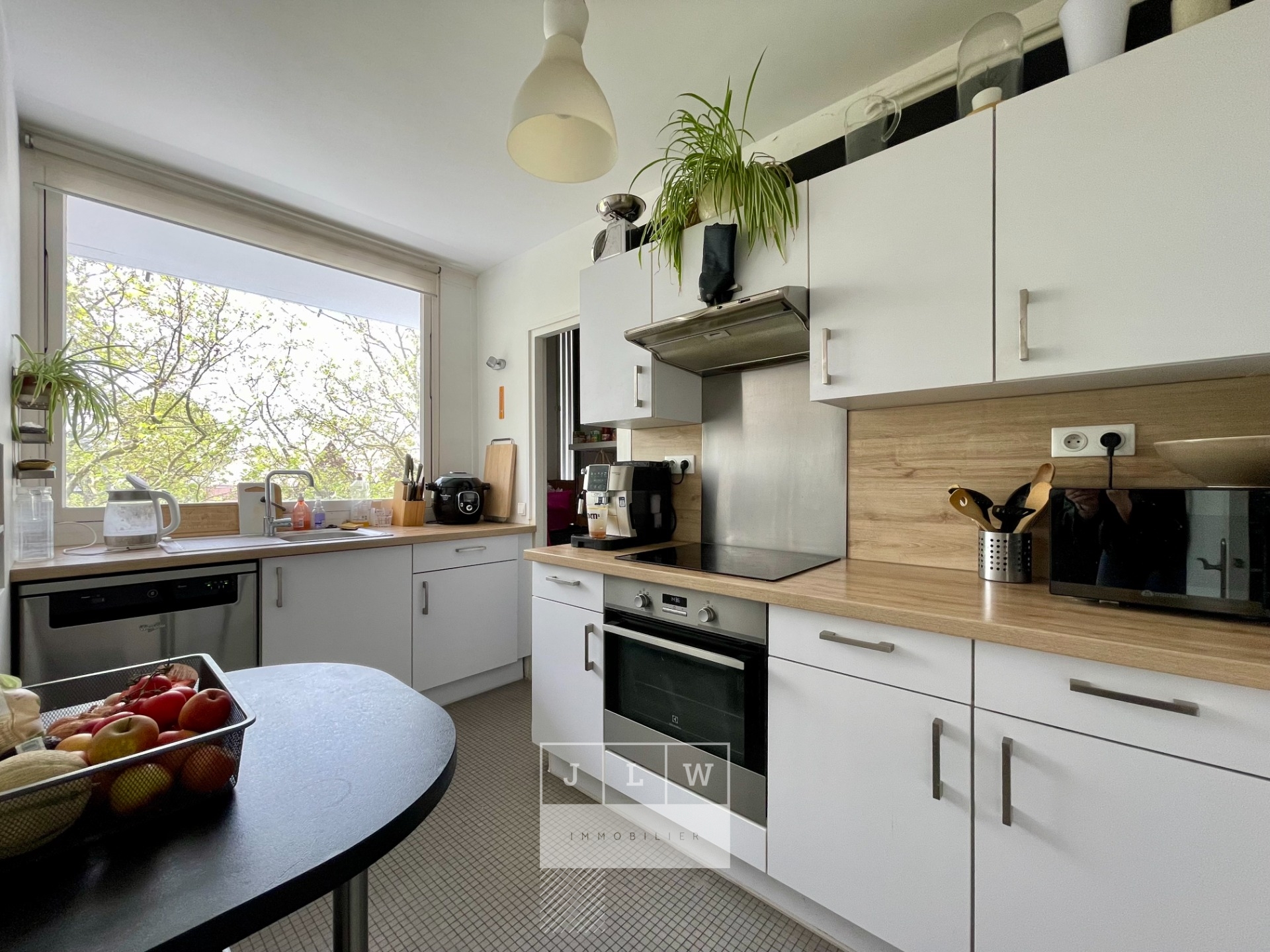 Hyper centre bel appartement traversant avec exterieurs Photo 2 - JLW Immobilier Hyper centre bel appartement traversant avec exterieurs Photo 2 - JLW Immobilier