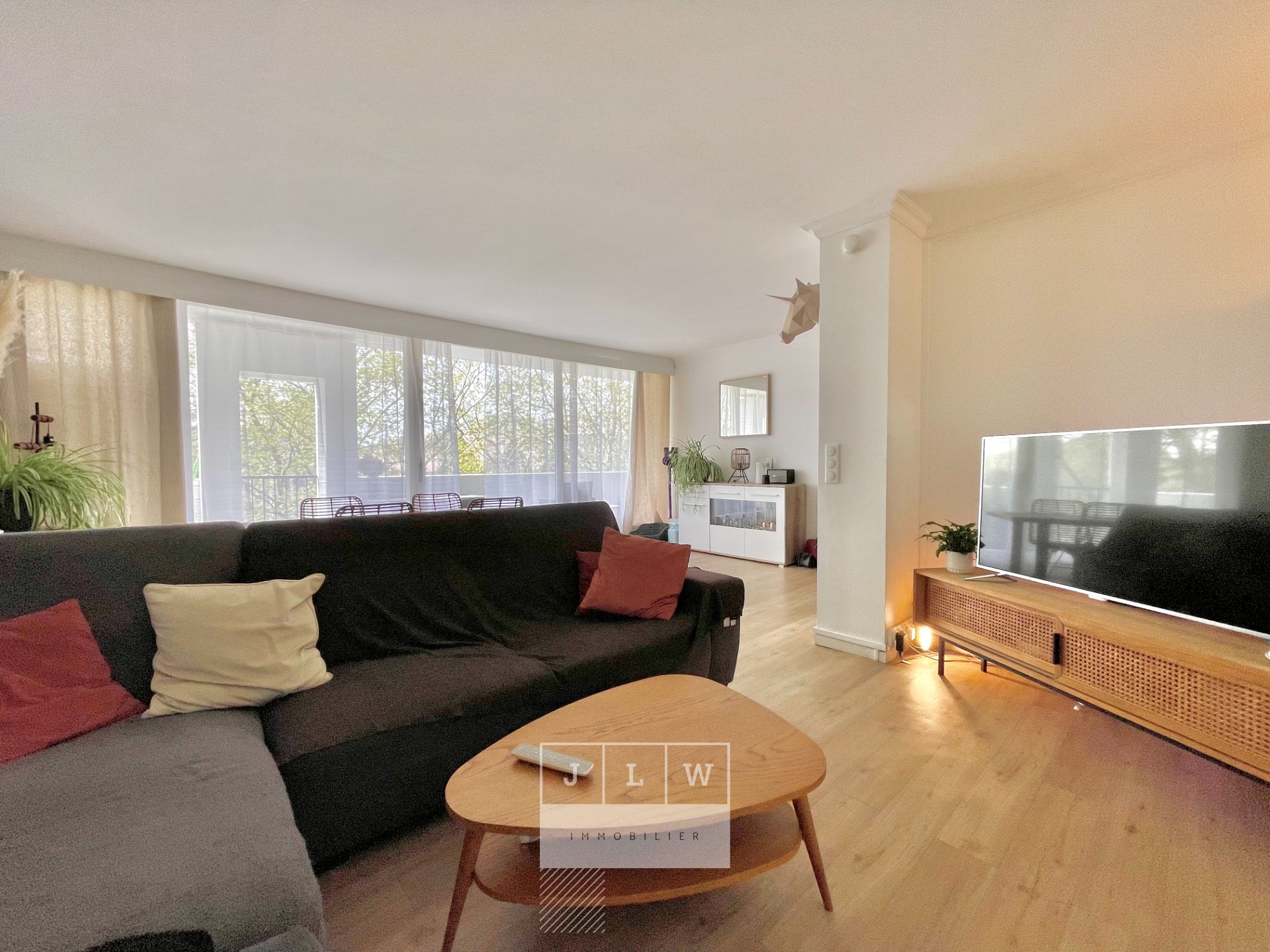 Hyper centre bel appartement traversant avec exterieurs Photo 4 - JLW Immobilier Hyper centre bel appartement traversant avec exterieurs Photo 4 - JLW Immobilier