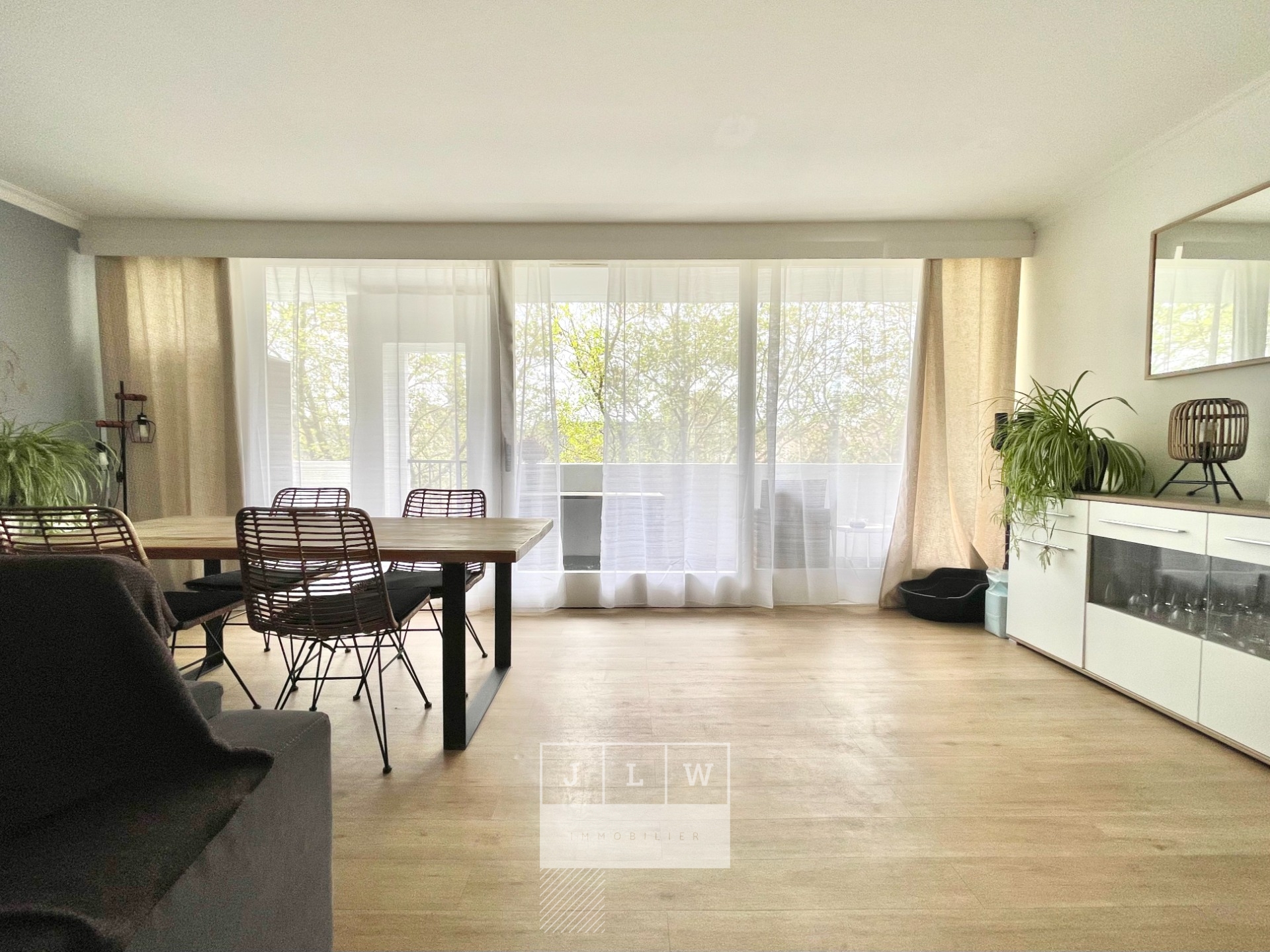 Hyper centre bel appartement traversant avec exterieurs Photo 9 - JLW Immobilier Hyper centre bel appartement traversant avec exterieurs Photo 9 - JLW Immobilier