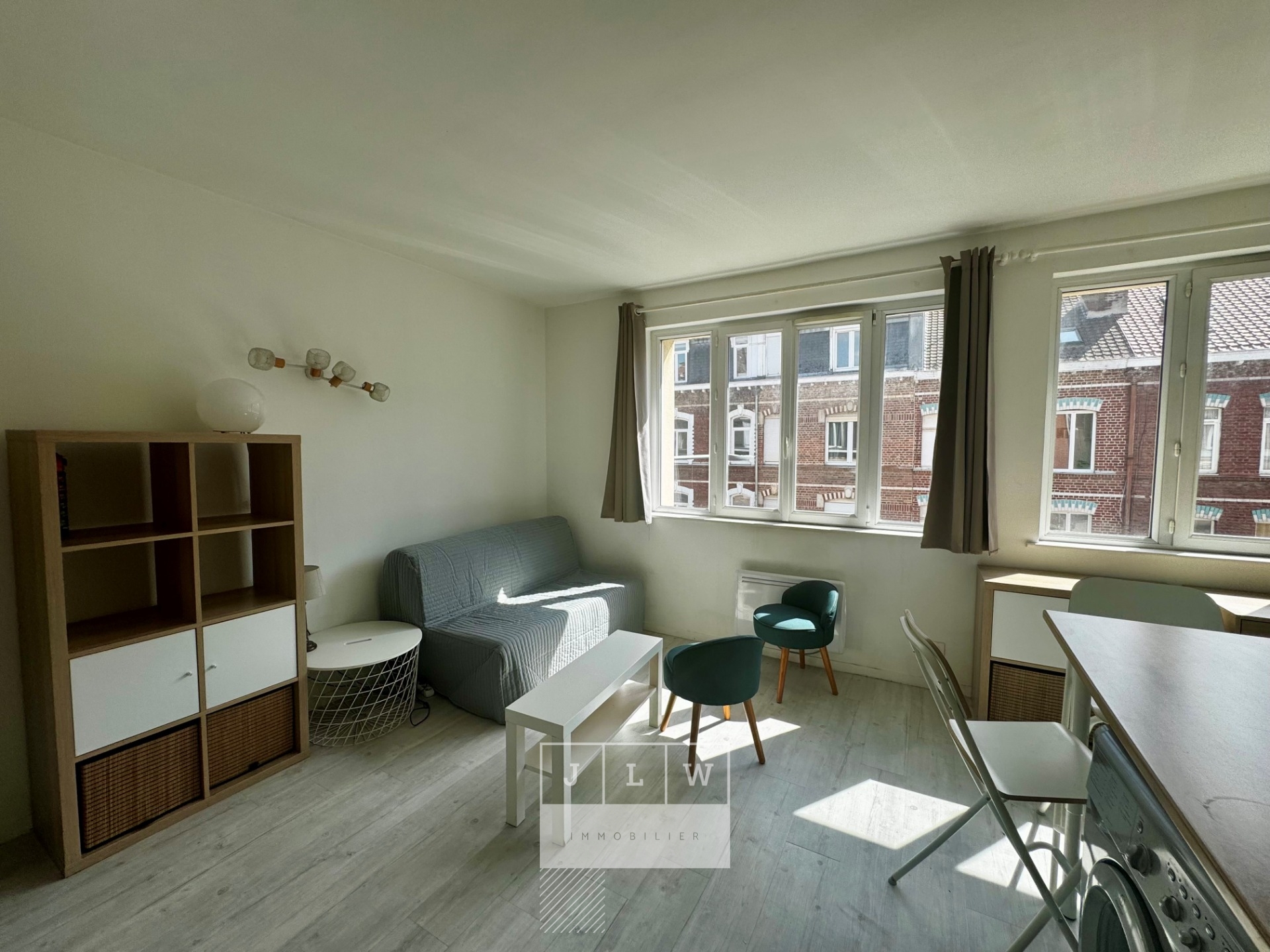 Studio rennove de 21m Photo 1 - JLW Immobilier Studio rennove de 21m Photo 1 - JLW Immobilier