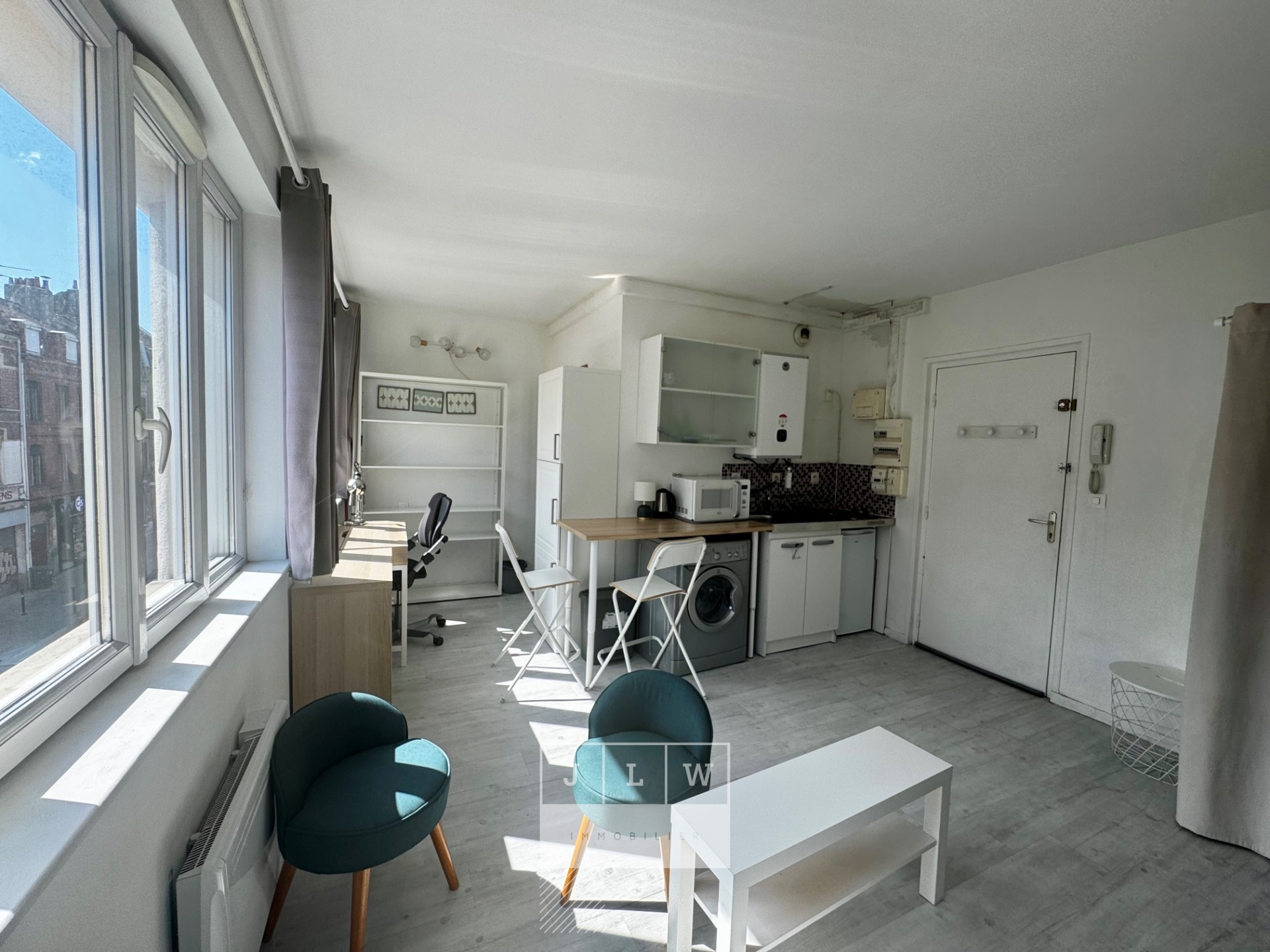 Studio rennove de 21m Photo 2 - JLW Immobilier Studio rennove de 21m Photo 2 - JLW Immobilier
