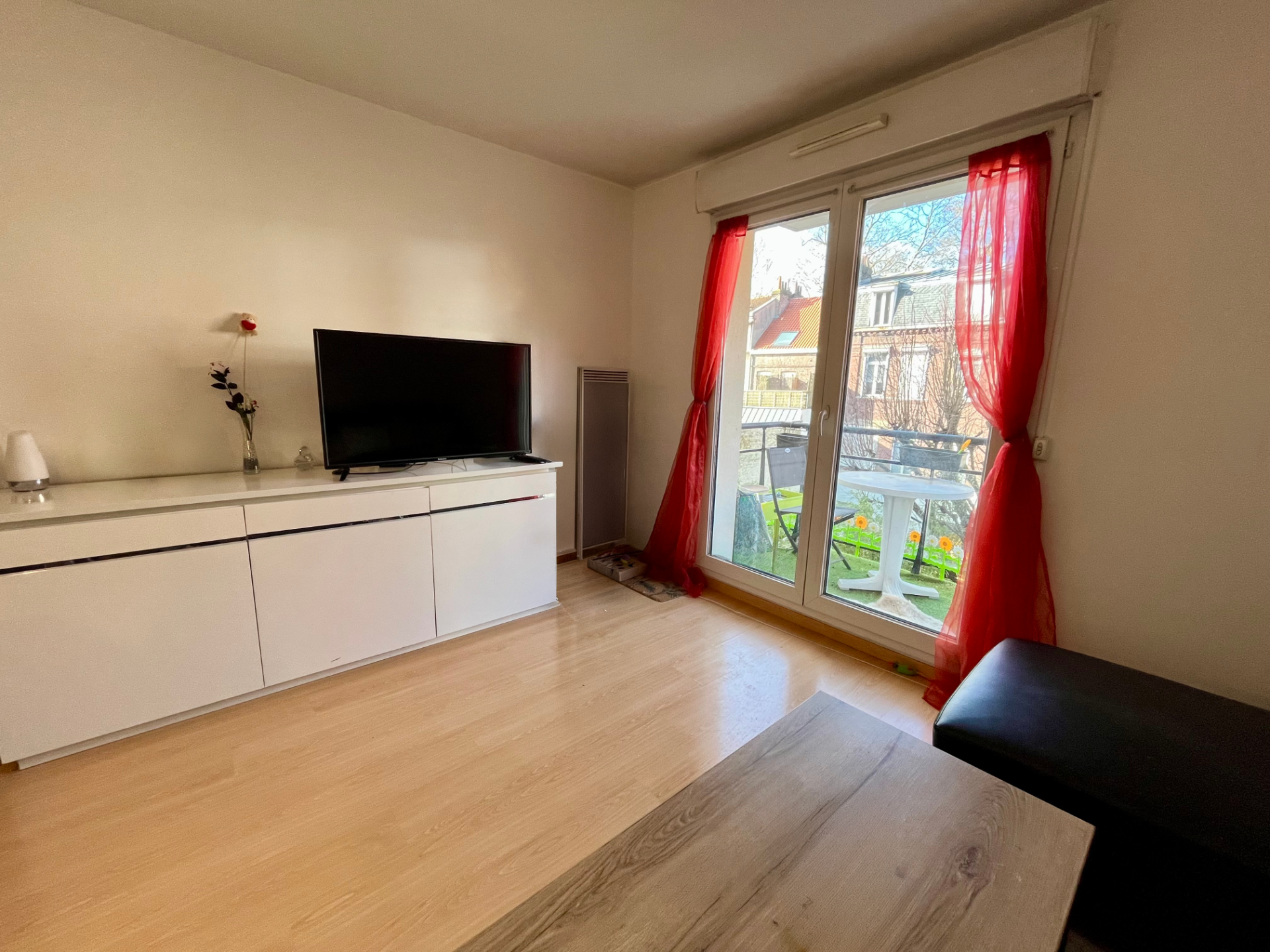Lille centre appartement de type 2 avec balcon Photo 2 - JLW Immobilier Lille centre appartement de type 2 avec balcon Photo 2 - JLW Immobilier