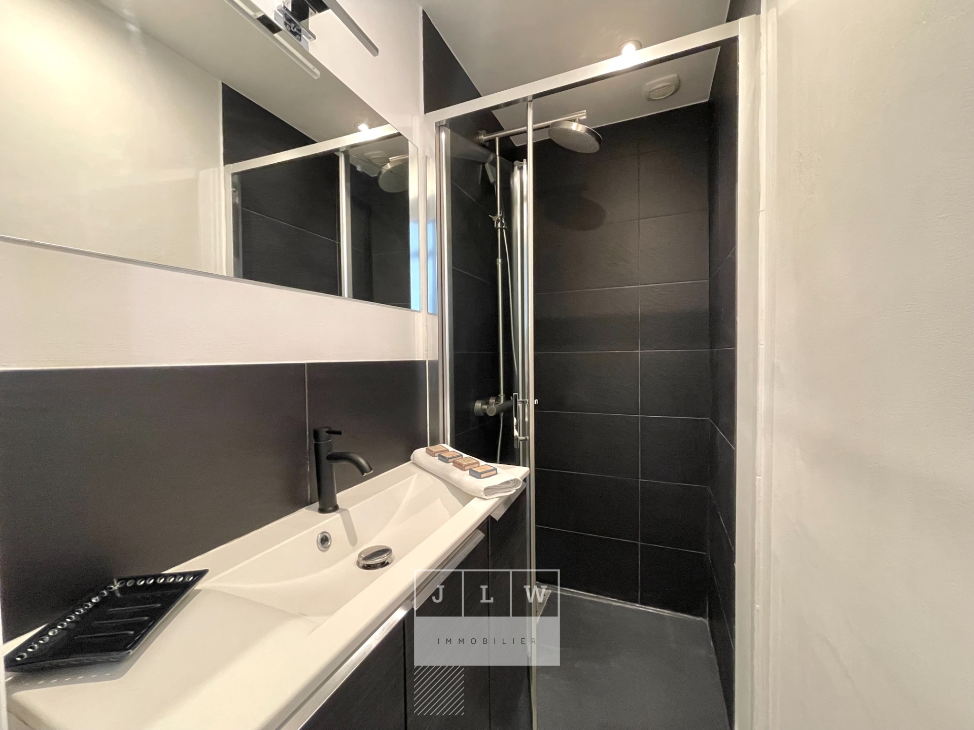 Lille centre t2 avec cachet renove Photo 8 - JLW Immobilier