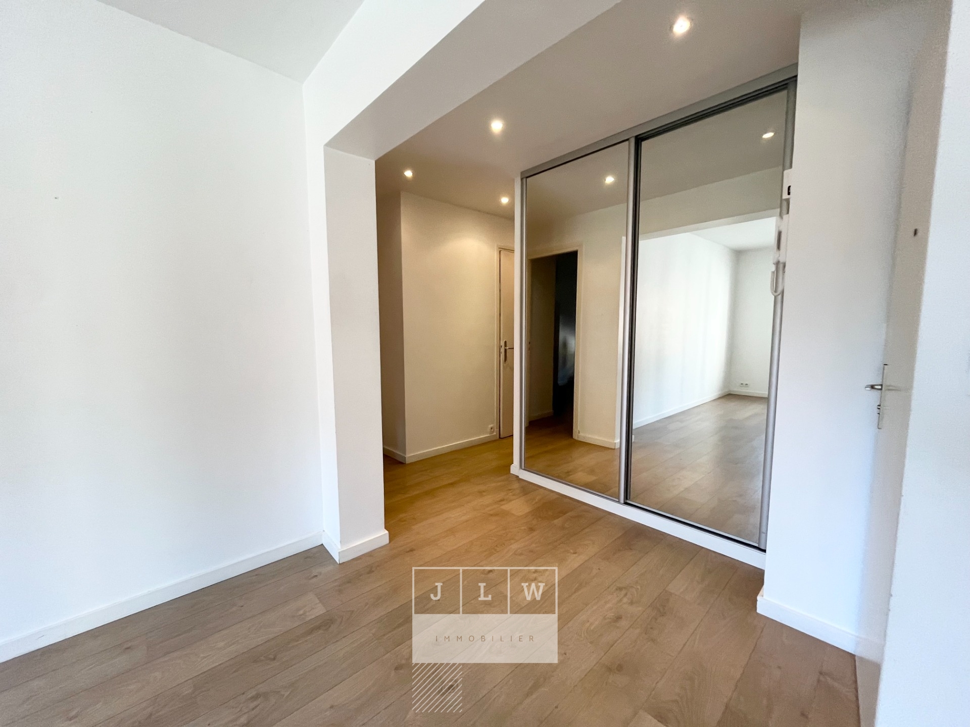 Appartement renove t4 avec garage et balcon Photo 4 - JLW Immobilier Appartement renove t4 avec garage et balcon Photo 4 - JLW Immobilier