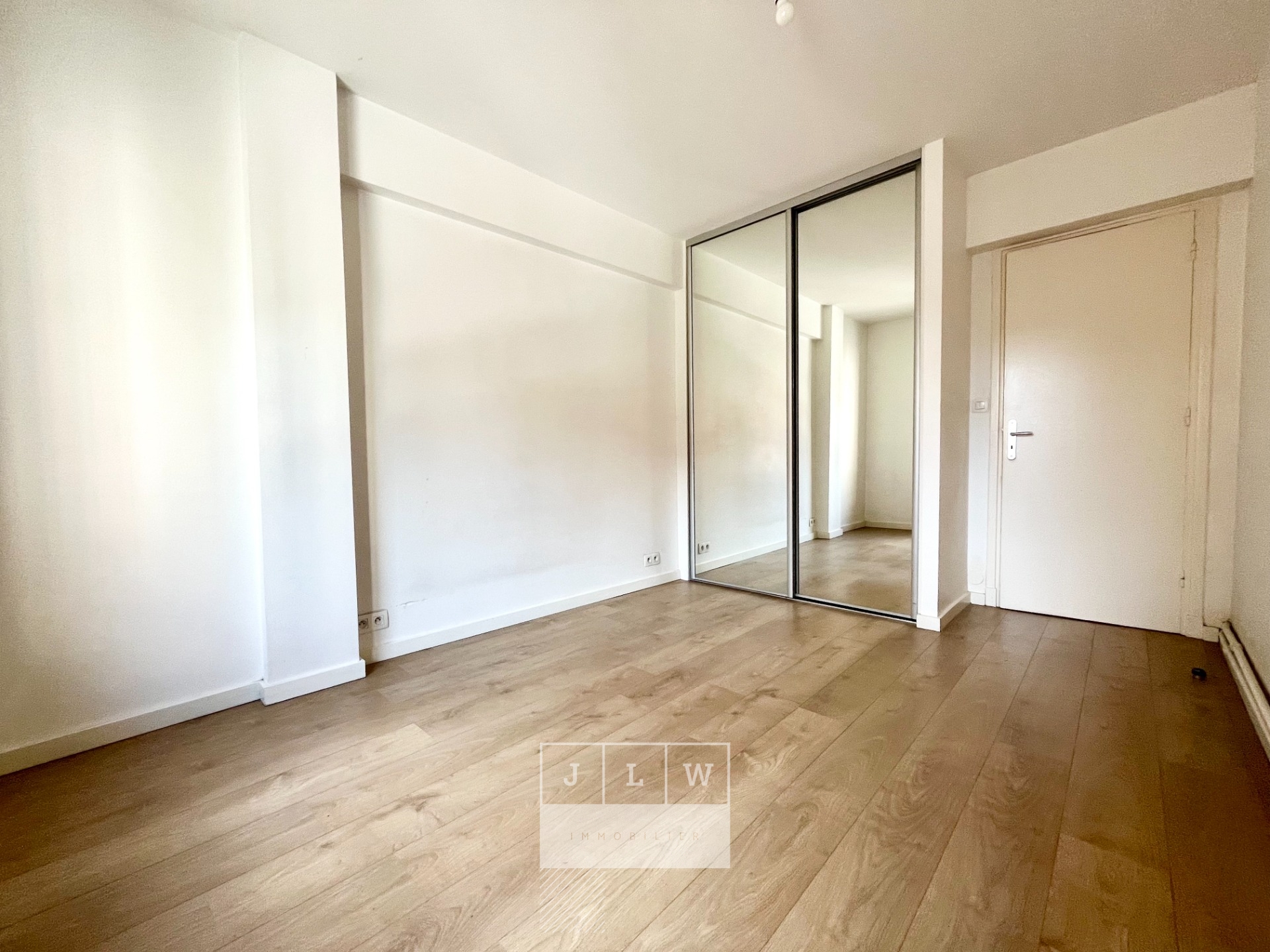 Appartement renove t4 avec garage et balcon Photo 5 - JLW Immobilier Appartement renove t4 avec garage et balcon Photo 5 - JLW Immobilier