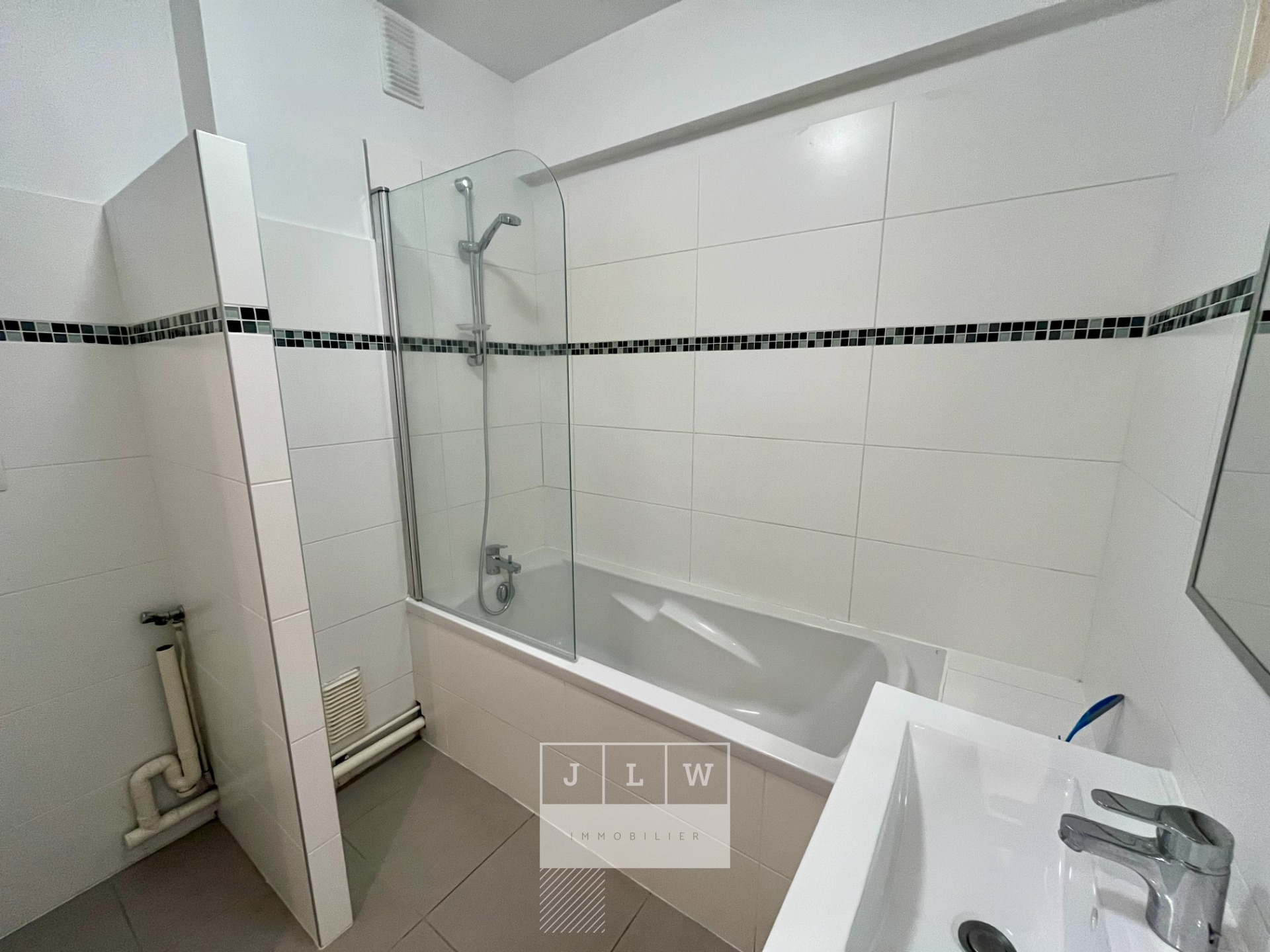 Appartement renove t4 avec garage et balcon Photo 7 - JLW Immobilier Appartement renove t4 avec garage et balcon Photo 7 - JLW Immobilier