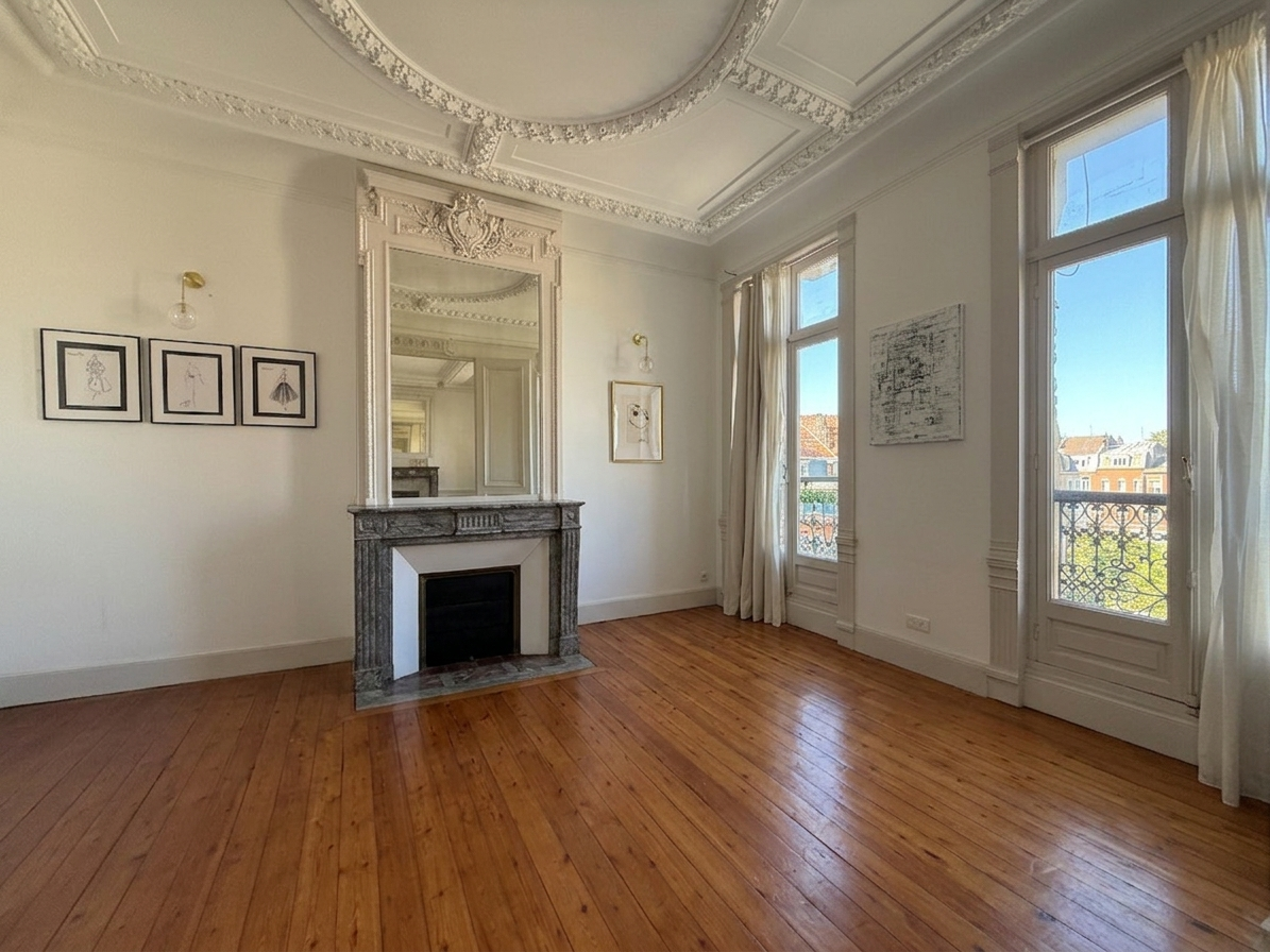 Ihw ll152  lille t3 non meuble de 97 78m place sebastopol Photo 1 - JLW Immobilier