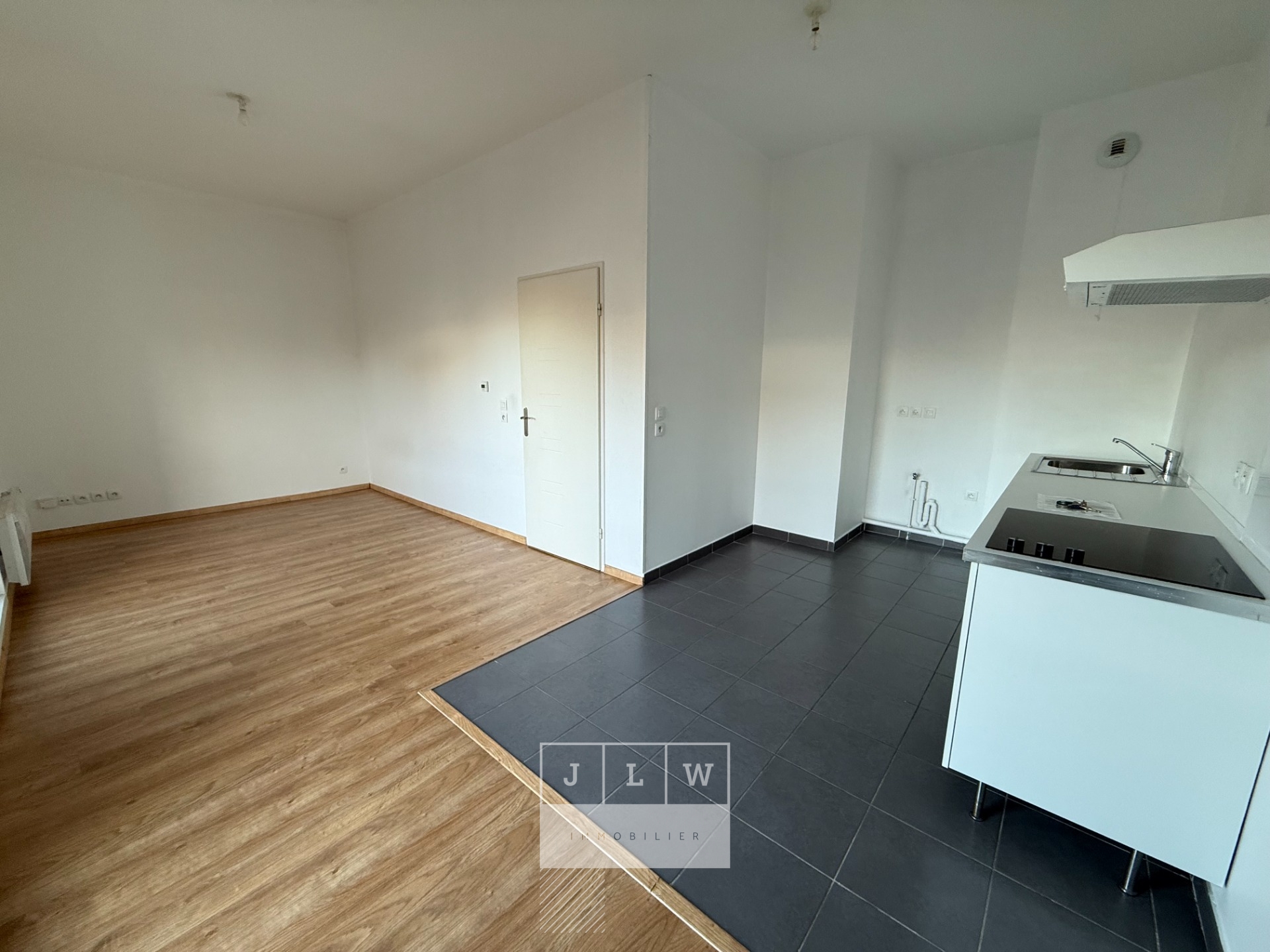 Ita jm63 studio non meuble marcq en baroeul Photo 1 - JLW Immobilier Ita jm63 studio non meuble marcq en baroeul Photo 1 - JLW Immobilier