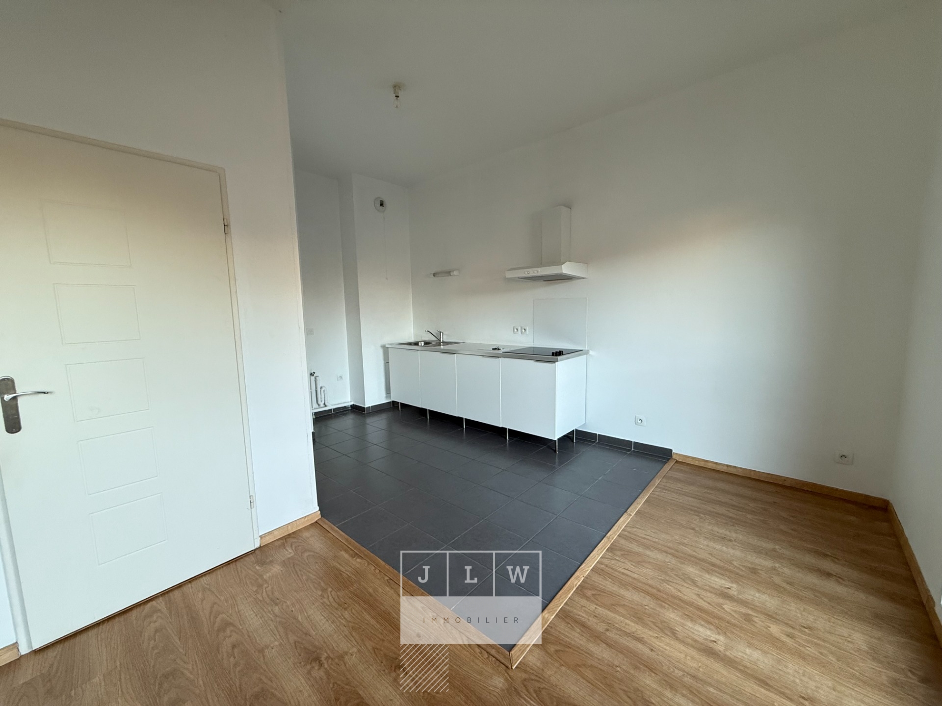 Ita jm63 studio non meuble marcq en baroeul Photo 3 - JLW Immobilier Ita jm63 studio non meuble marcq en baroeul Photo 3 - JLW Immobilier