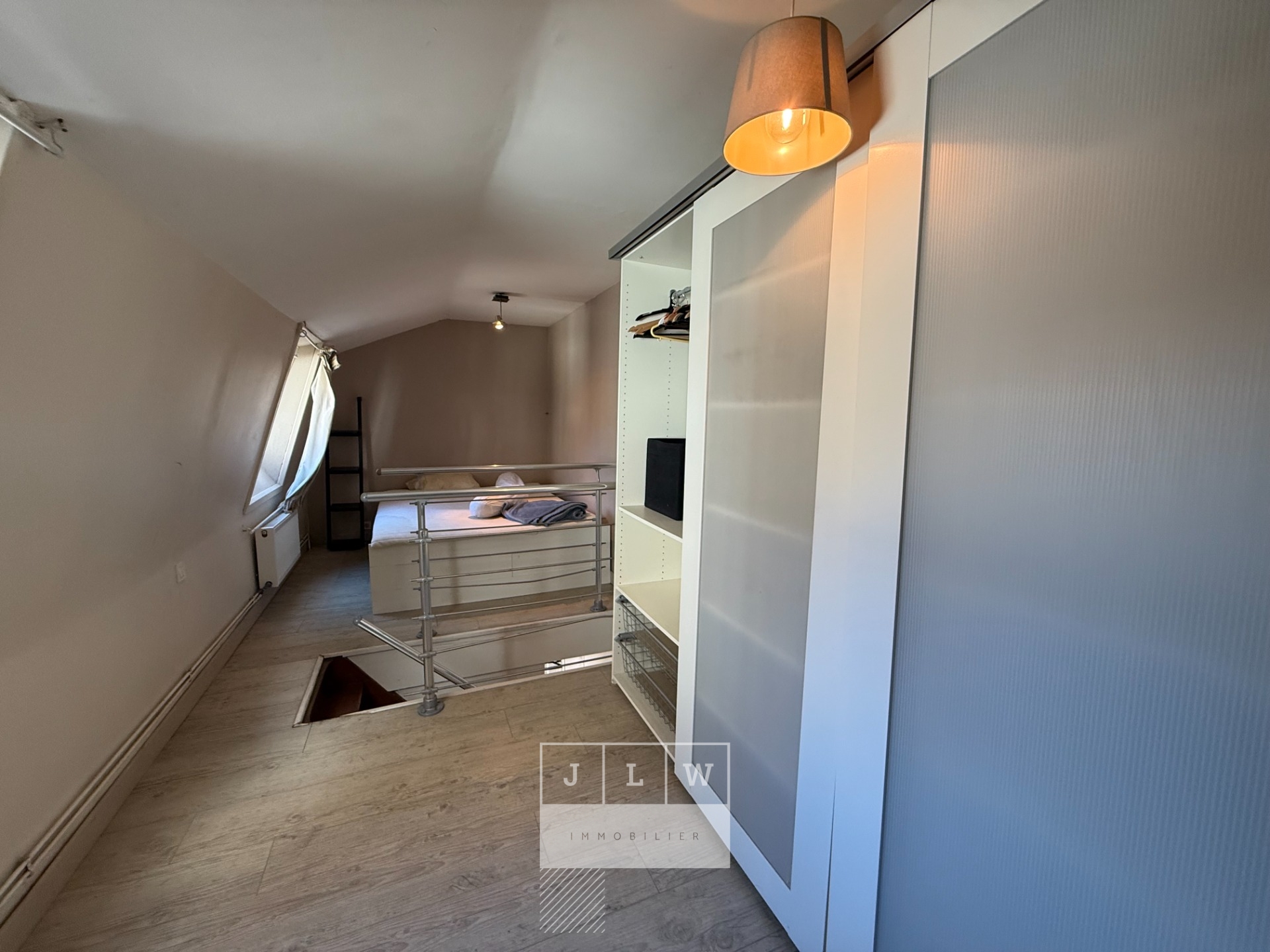 Iuq ll152 pro a les cles rue gantois t3 meuble Photo 4 - JLW Immobilier Iuq ll152 pro a les cles rue gantois t3 meuble Photo 4 - JLW Immobilier