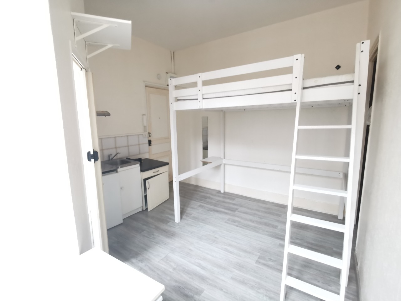 Vente chez lebon mettre fin de gestion le 29 juillet 2026 Photo 1 - JLW Immobilier Vente chez lebon mettre fin de gestion le 29 juillet 2026 Photo 1 - JLW Immobilier